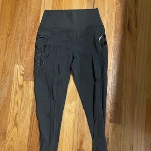 Virus Performance Leggings